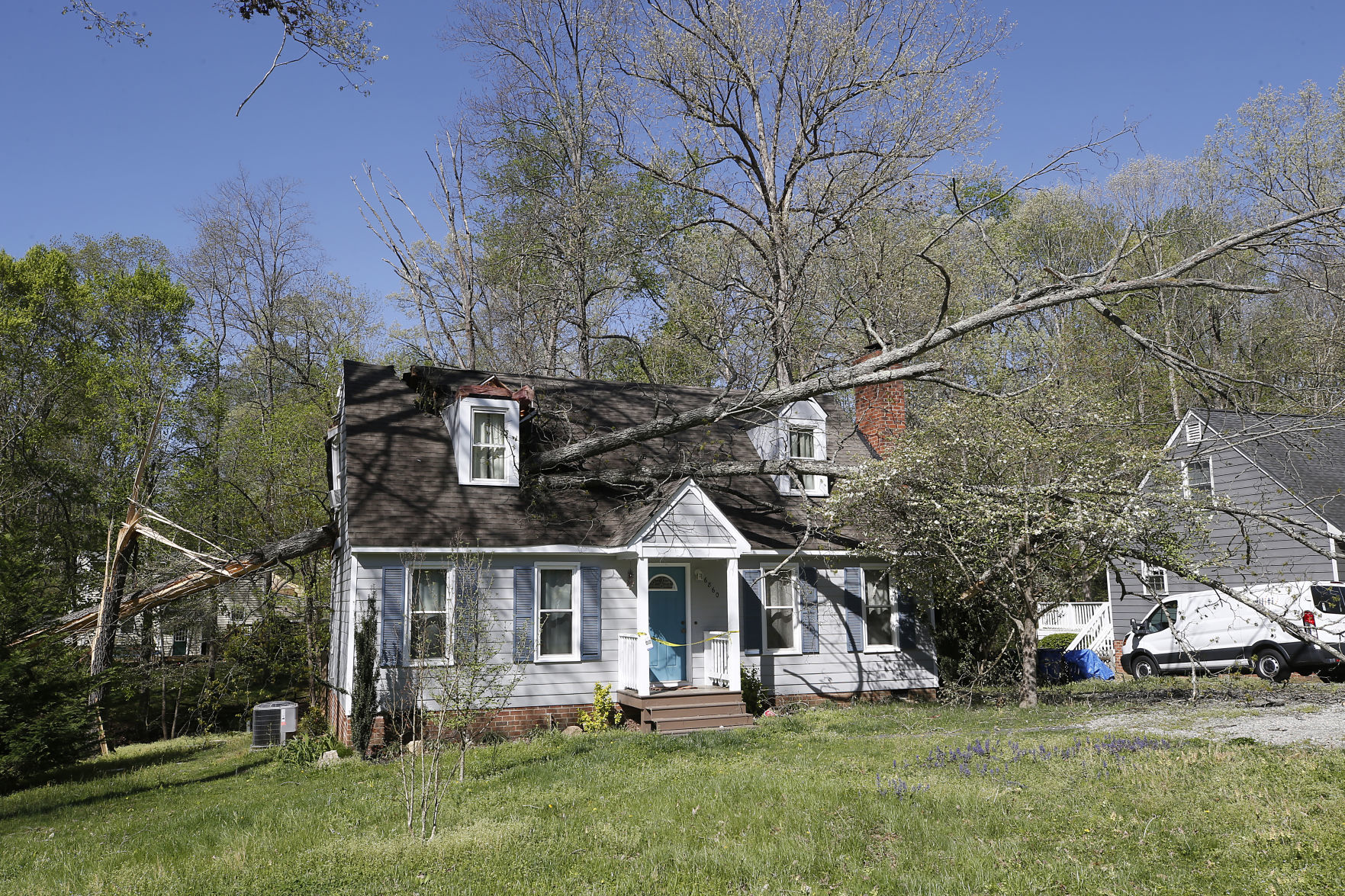 20190416_MET_STORM_AWE02